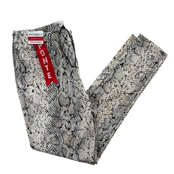 Fashion Nova Pants - Fashion Nova Butterfly By Maze Women’s S Cream Faux Leather Snake Print Tregging